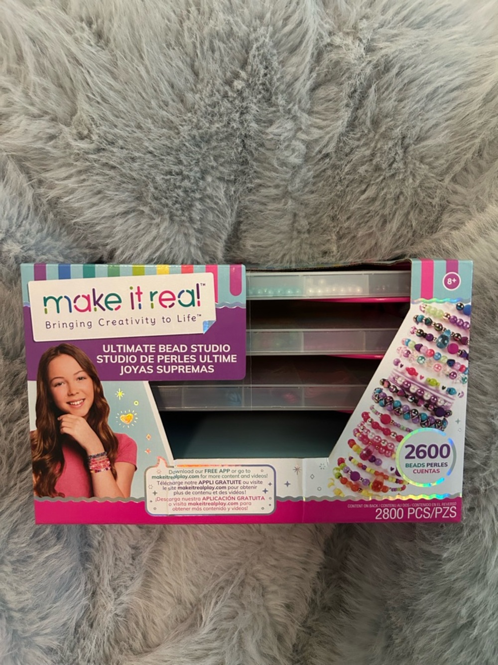Make It Real Ultimate Bead Studio. 2600 beads and cord in 3 drawers. New in box